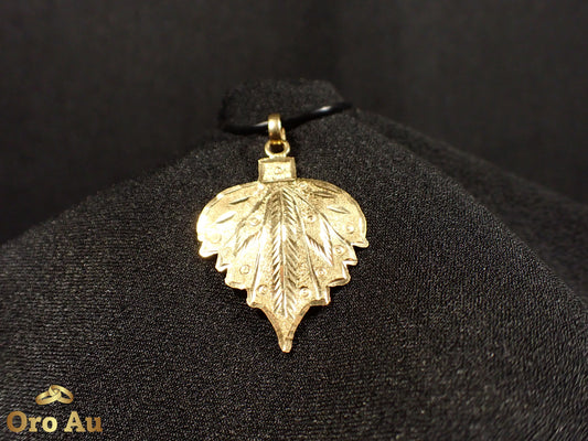 22ct Yellow Gold Leaf Pendant 3.16g