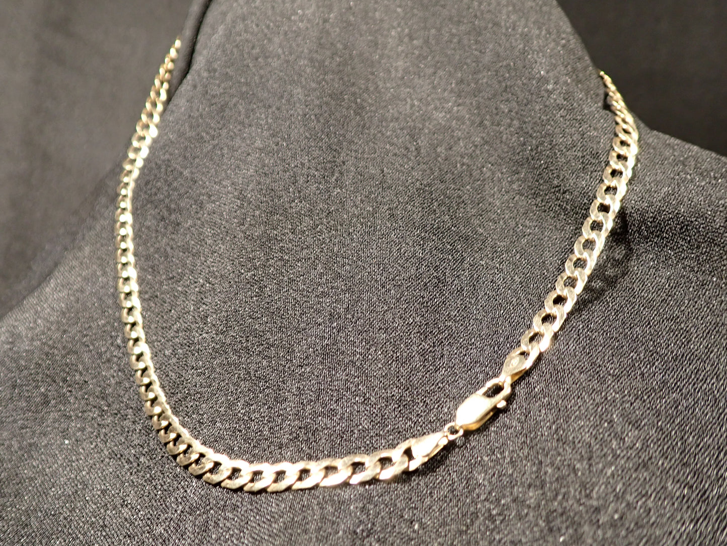 9ct Yellow Gold Flat Curb Link Chain 50.5cm 11.9g