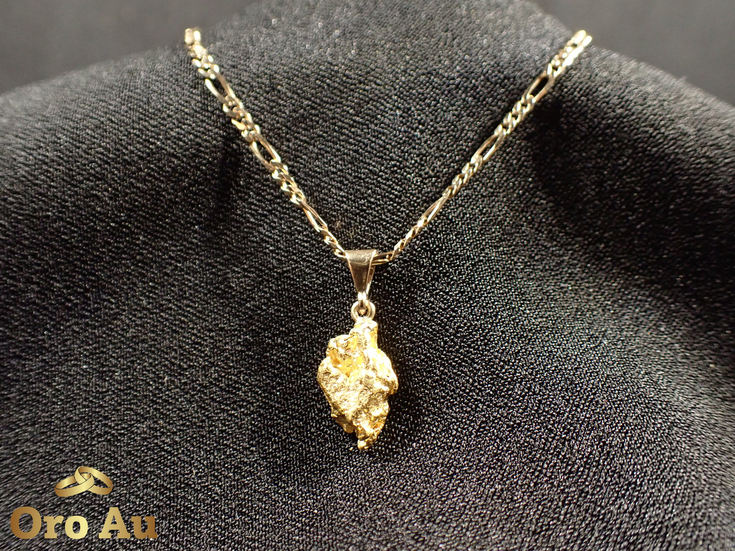 22ct Yellow Gold Pendant 3.08g w/ 9ct Yellow Gold Necklace 45.5cm 3.84g