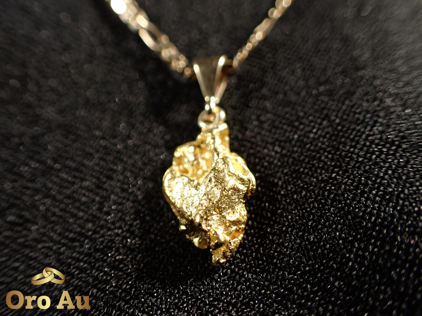 22ct Yellow Gold Pendant 3.08g w/ 9ct Yellow Gold Necklace 45.5cm 3.84g