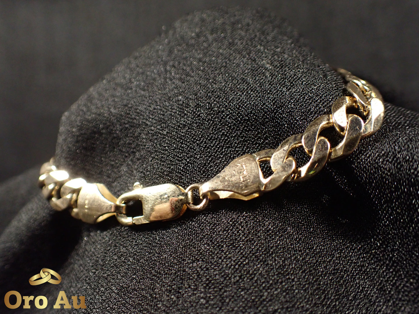 9ct Yellow Gold Bevilled Curb Link Bracelet 22cm 20.06g