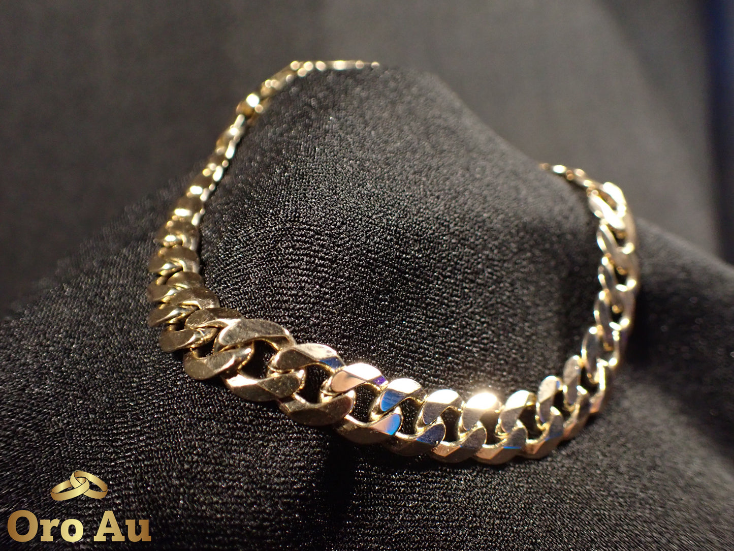 9ct Yellow Gold Bevilled Curb Link Bracelet 22cm 20.06g