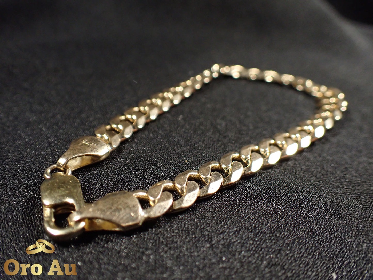 9ct Yellow Gold Bevilled Curb Link Bracelet 22cm 20.06g