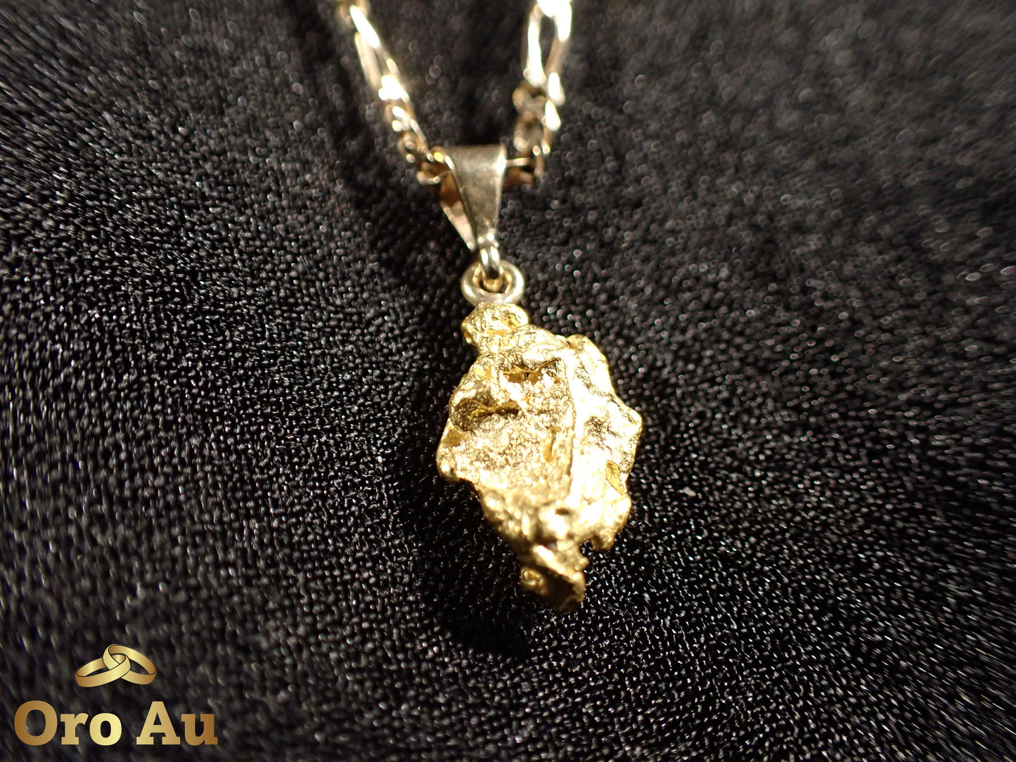 22ct Yellow Gold Pendant 3.08g w/ 9ct Yellow Gold Necklace 45.5cm 3.84g