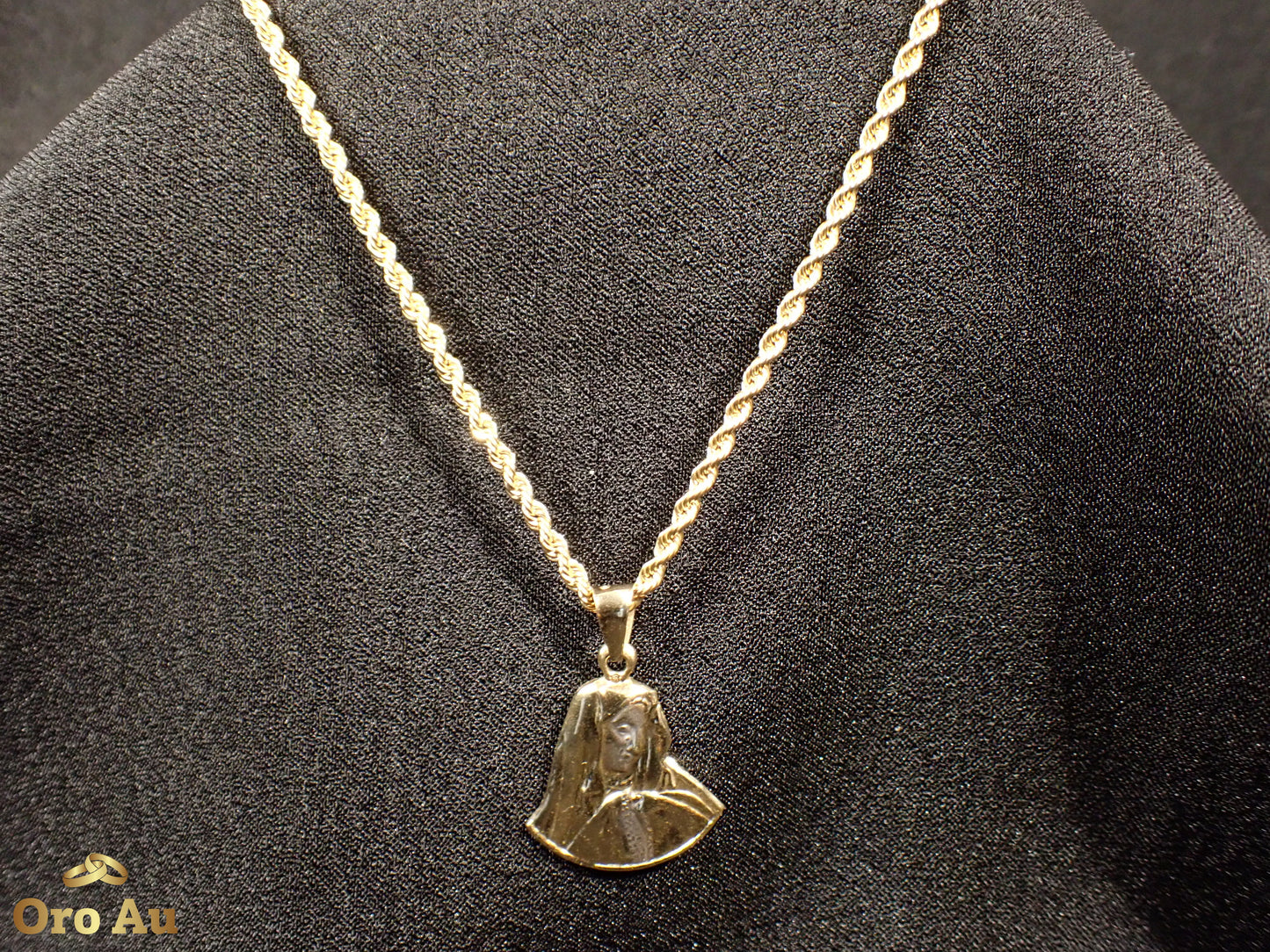 18ct Yellow Gold Pendant 3.26g w/ 9ct Yellow Gold Rope Necklace 50cm