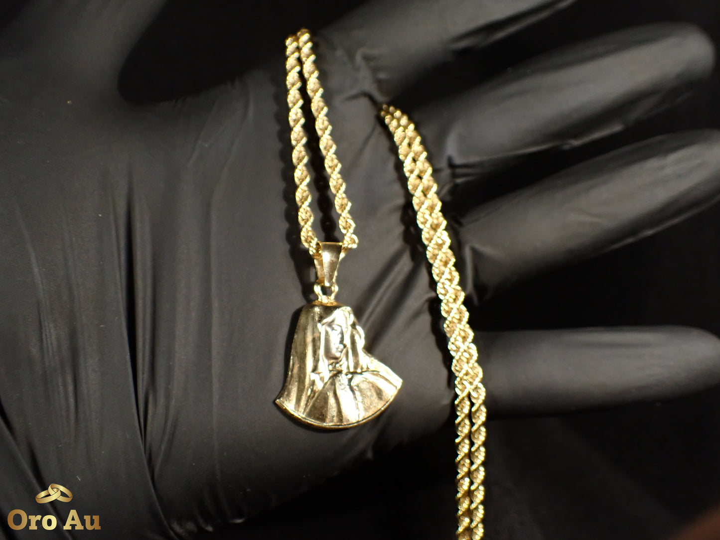18ct Yellow Gold Pendant 3.26g w/ 9ct Yellow Gold Rope Necklace 50cm