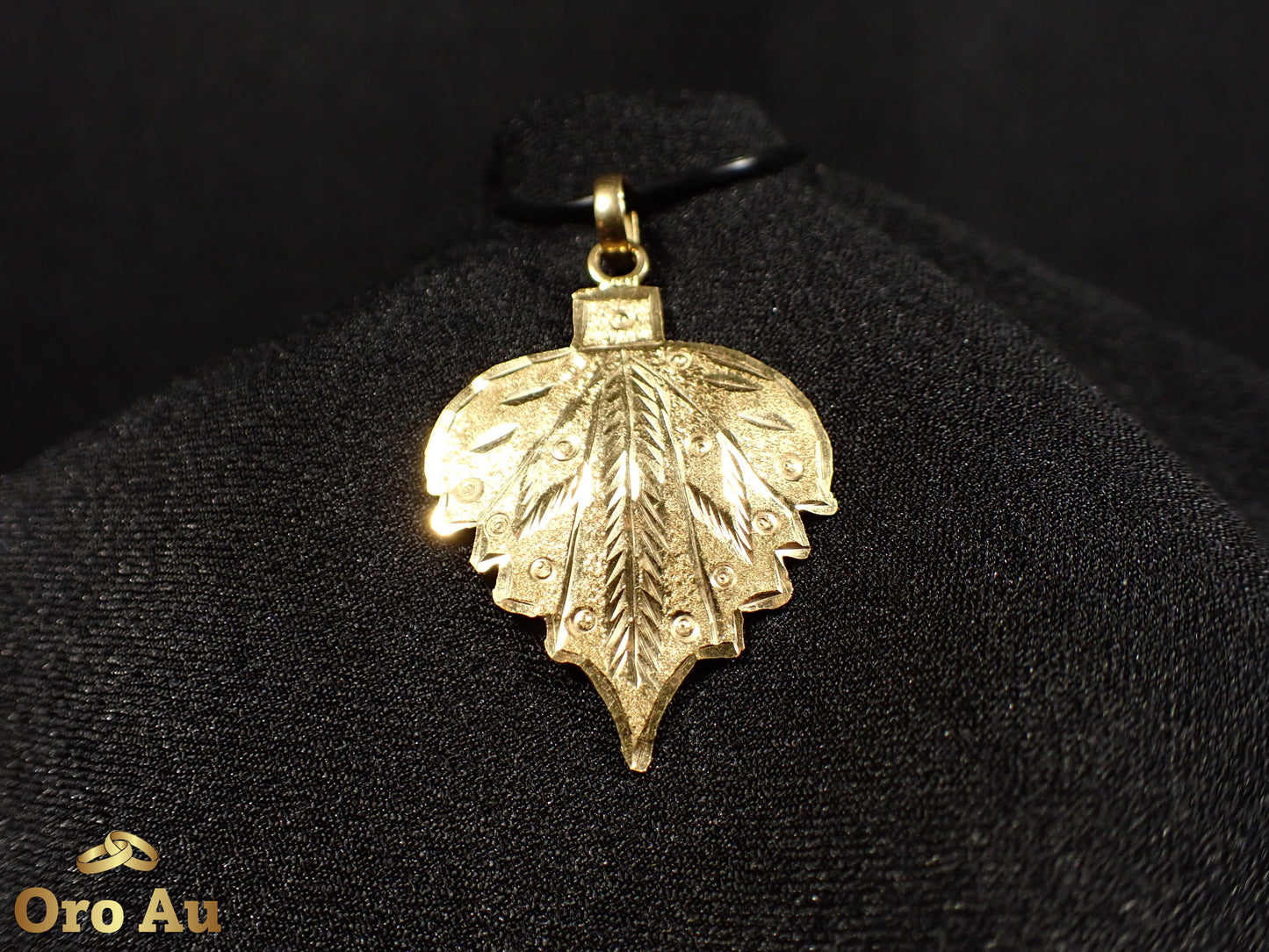 22ct Yellow Gold Leaf Pendant 3.16g
