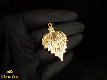 22ct Yellow Gold Leaf Pendant 3.16g