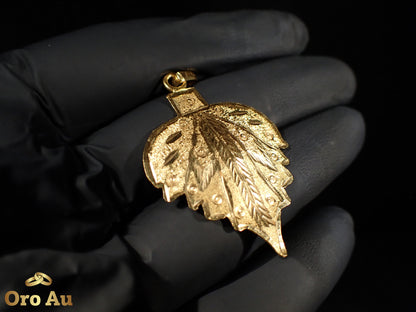 22ct Yellow Gold Leaf Pendant 3.16g